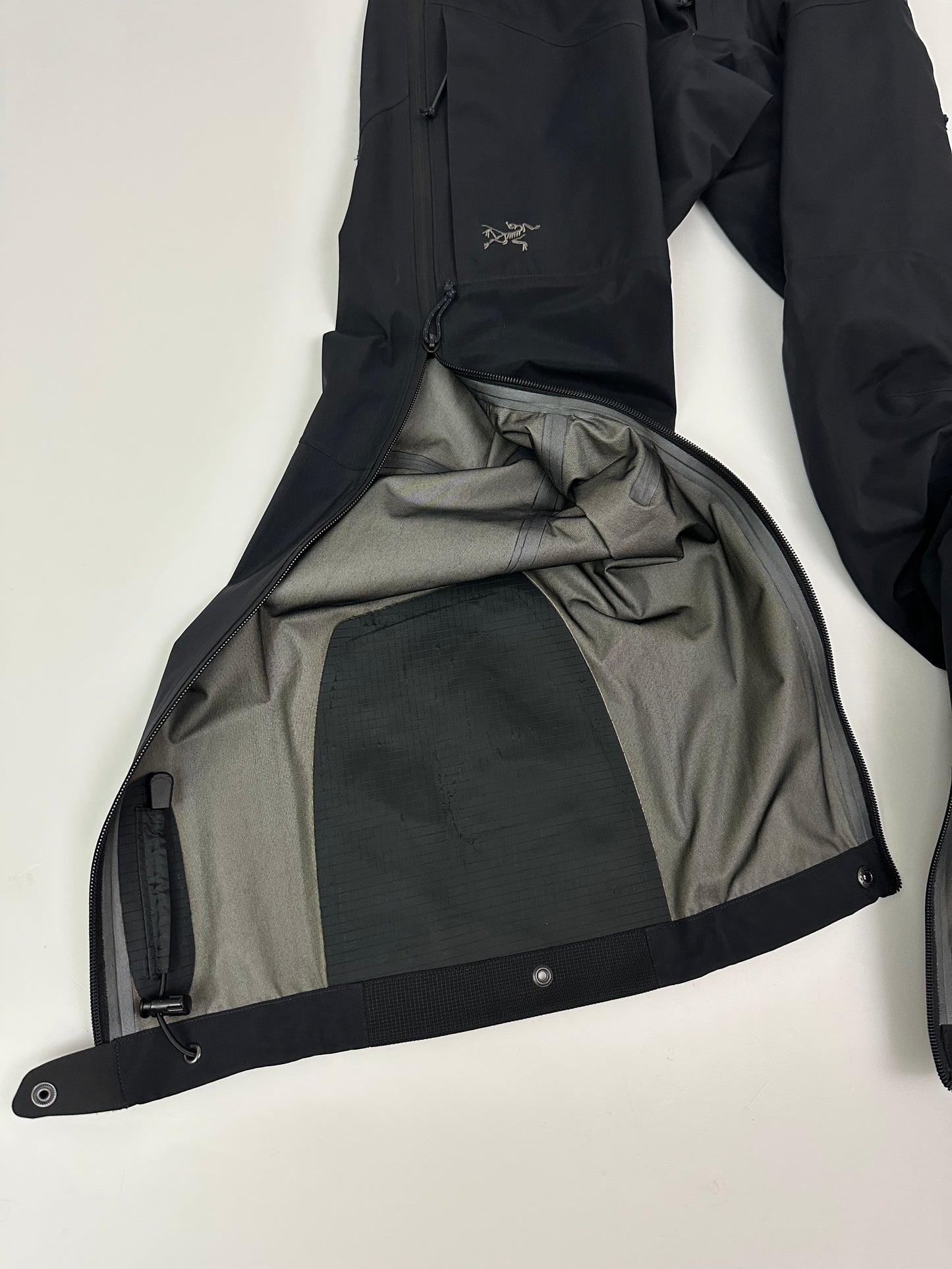 Arc'teryx LEAF Alpha Pant 1st Gen Men’s XS / S Black Gore-Tex 27W 31L