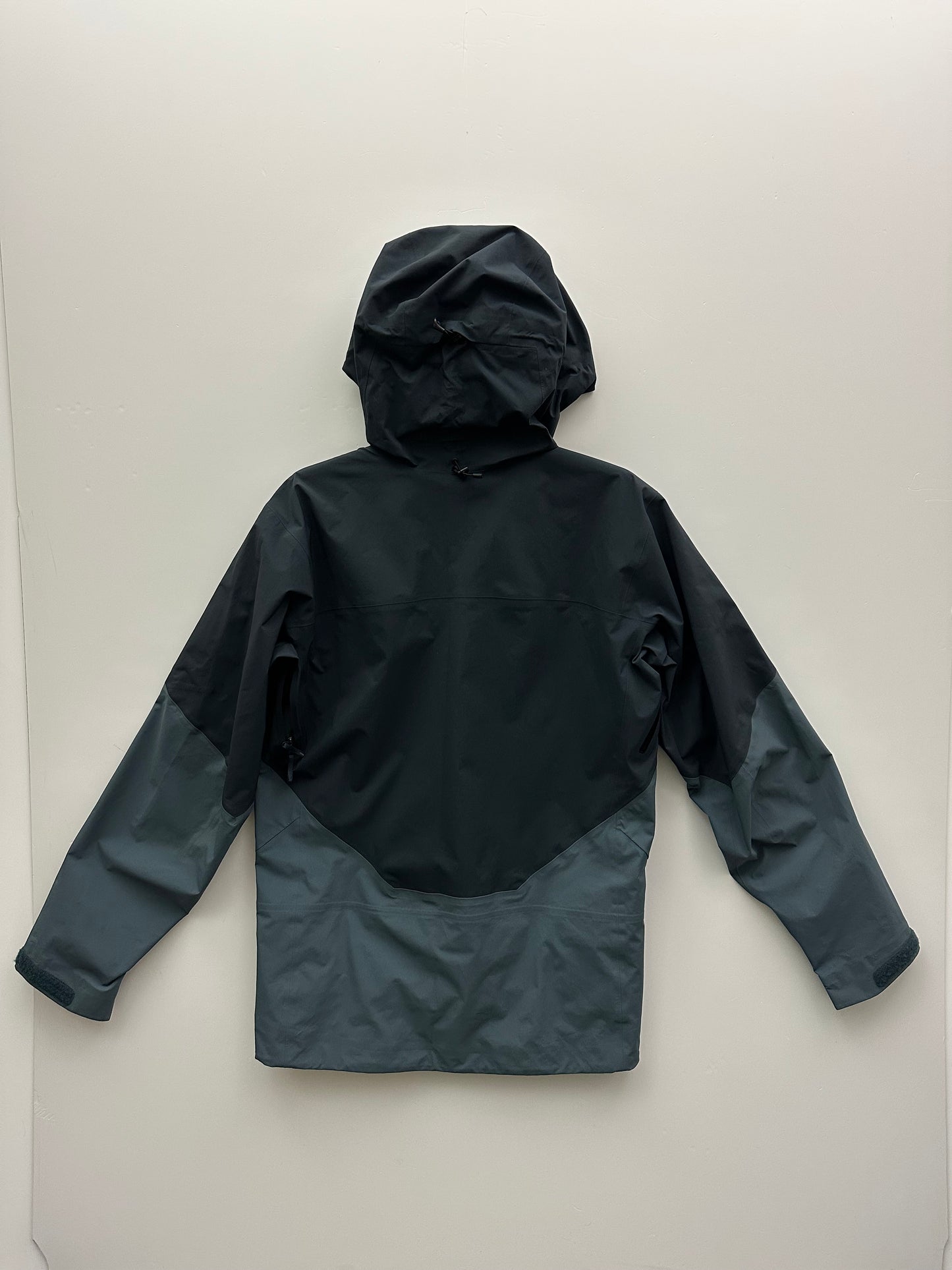 Arc’teryx Rush Jacket Mintaka Grey Men’s M Medium Gore-Tex Pro RECCO