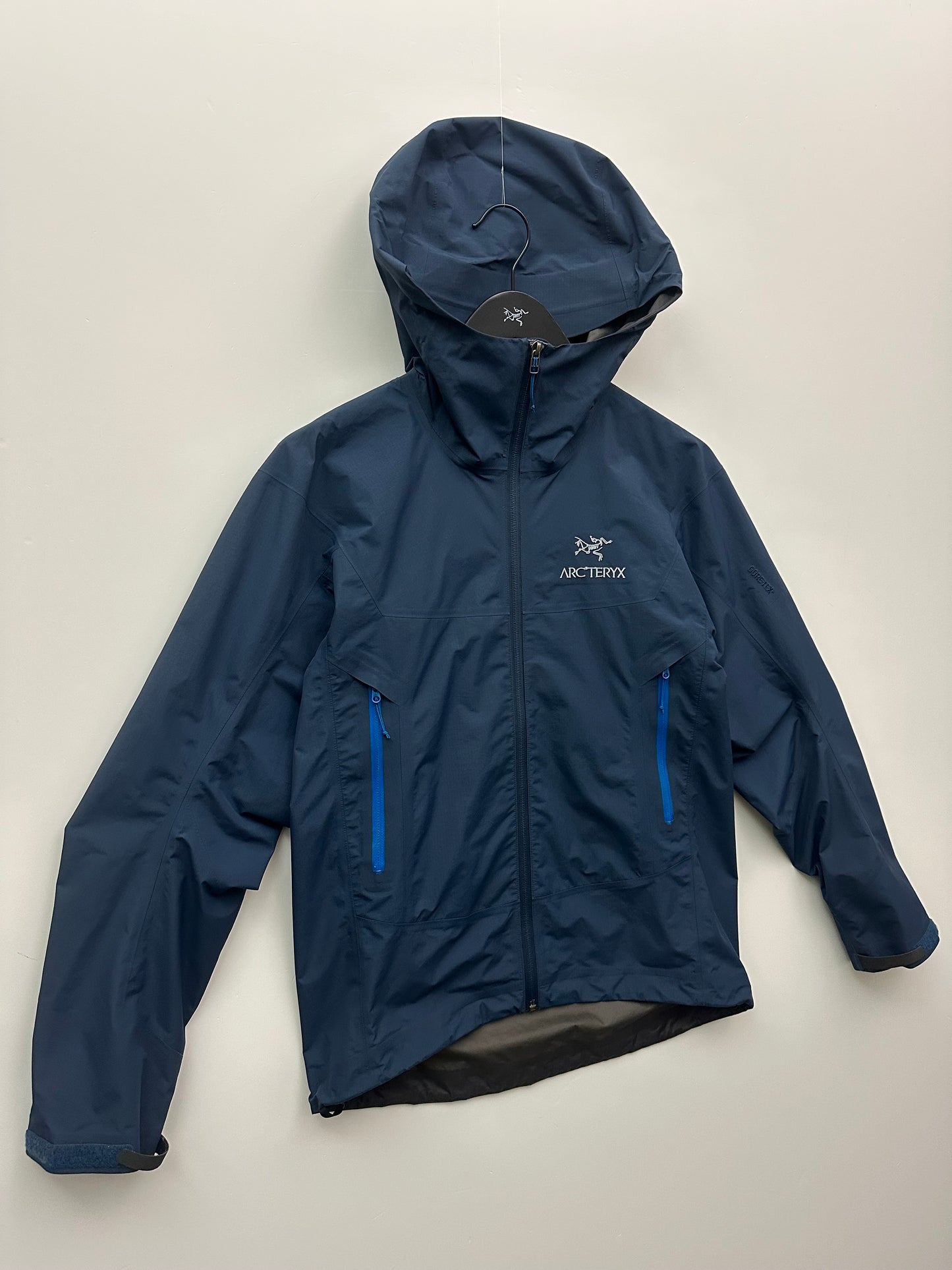 Arc’teryx Beta SL Jacket Nocturne Blue Men’s S Small Gore-Tex