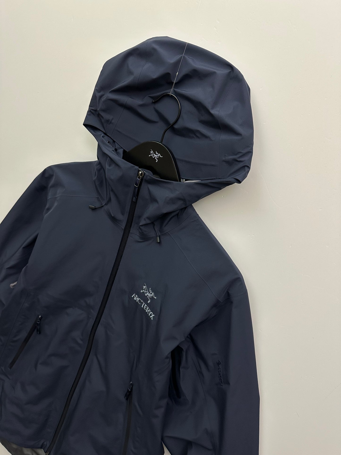 Arc’teryx Beta LT Jacket Black Sapphire Men's M Medium Gore-Tex