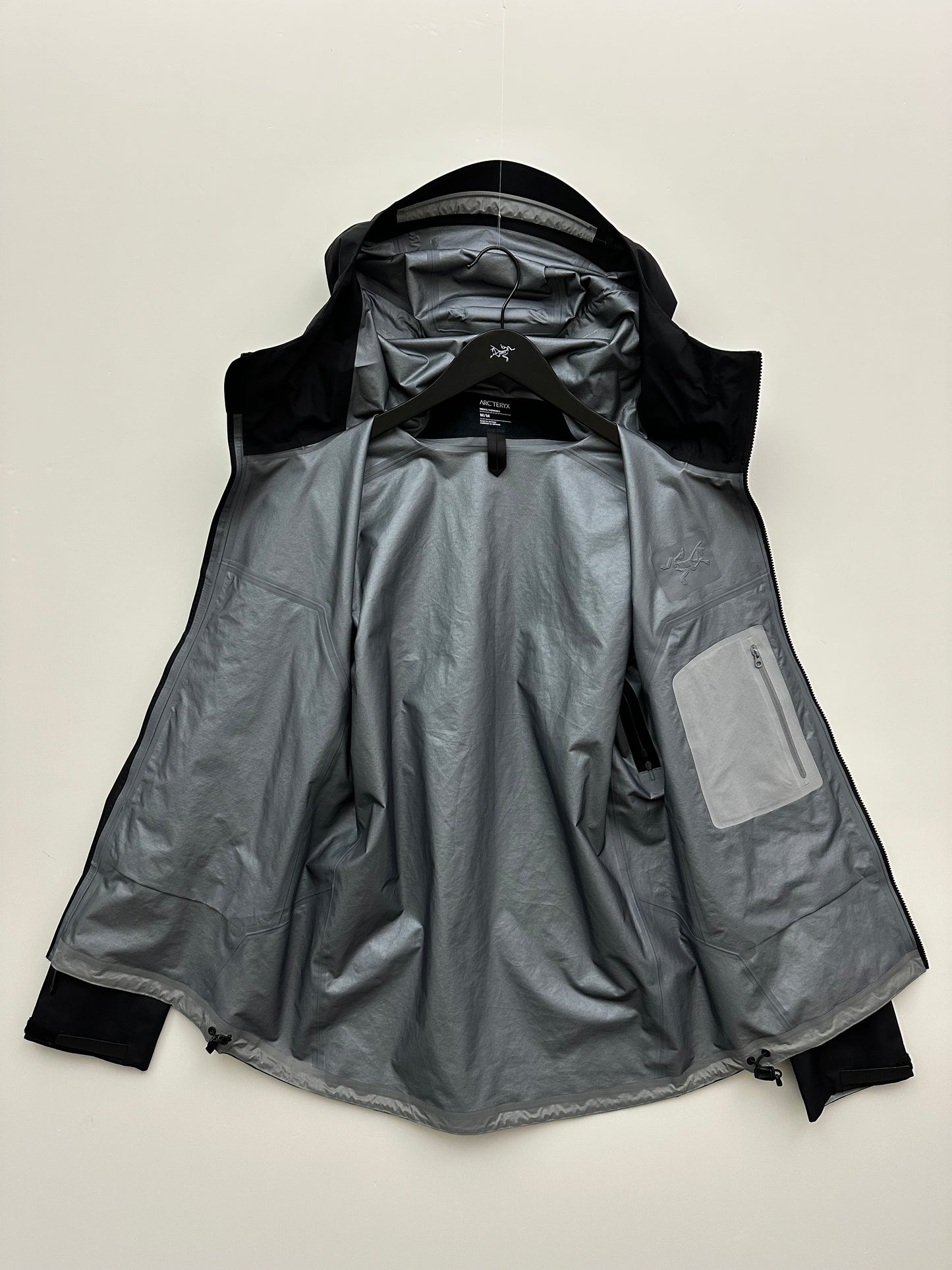 Arc’teryx Beta SL Jacket Black Men’s M Medium Gore-Tex RECCO