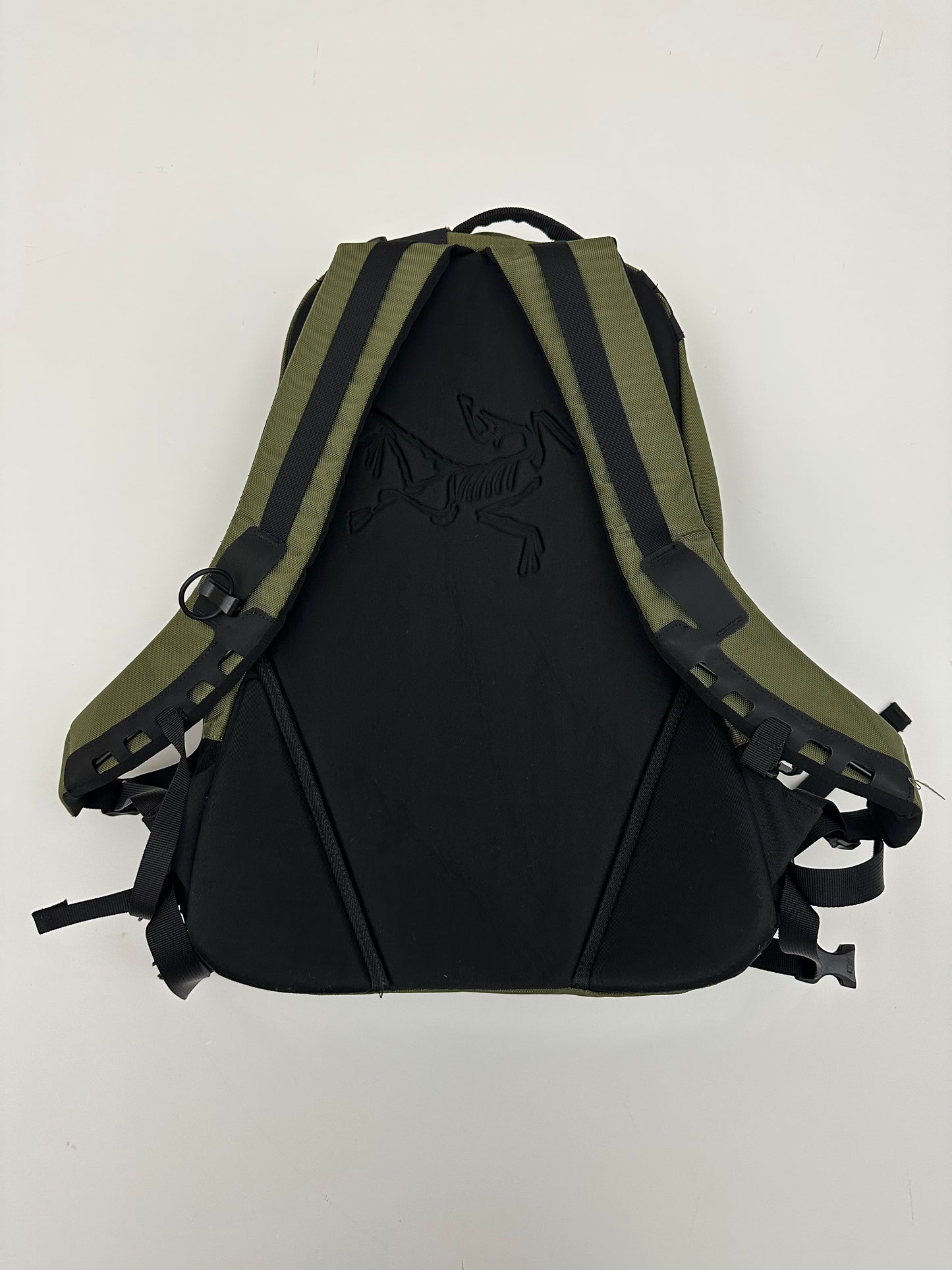 Arc’teryx Arro 16 Backpack Green / Black