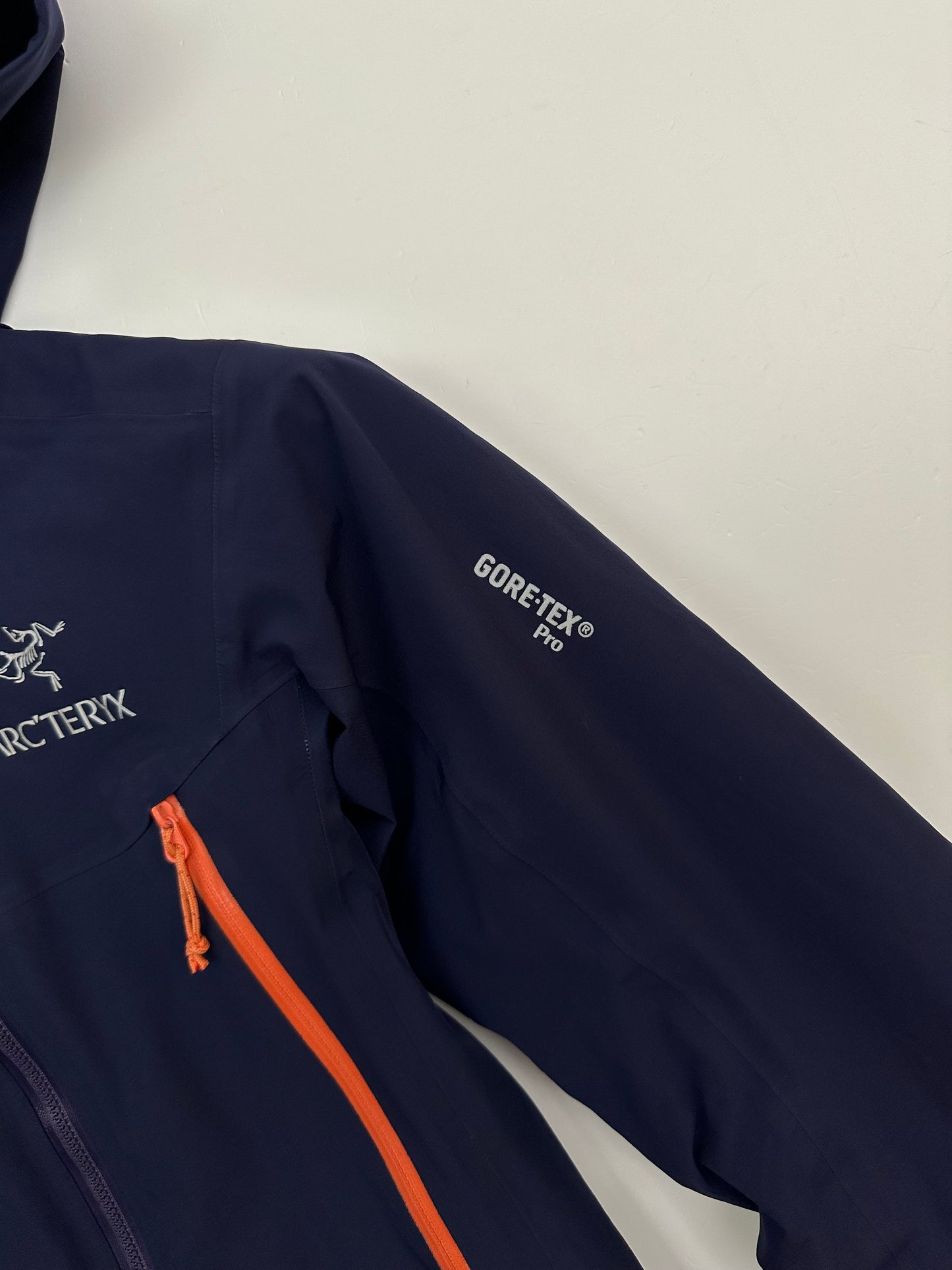Arc’teryx Beta LT Jacket Purple Women’s XS Extra Small Gore-Tex Pro