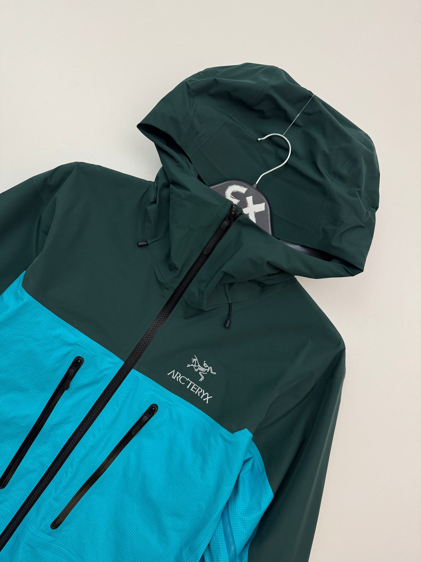 Arc’teryx Alpha Jacket Blue Tetra / Pytheas Men’s Medium Gore-Tex Pro RECCO