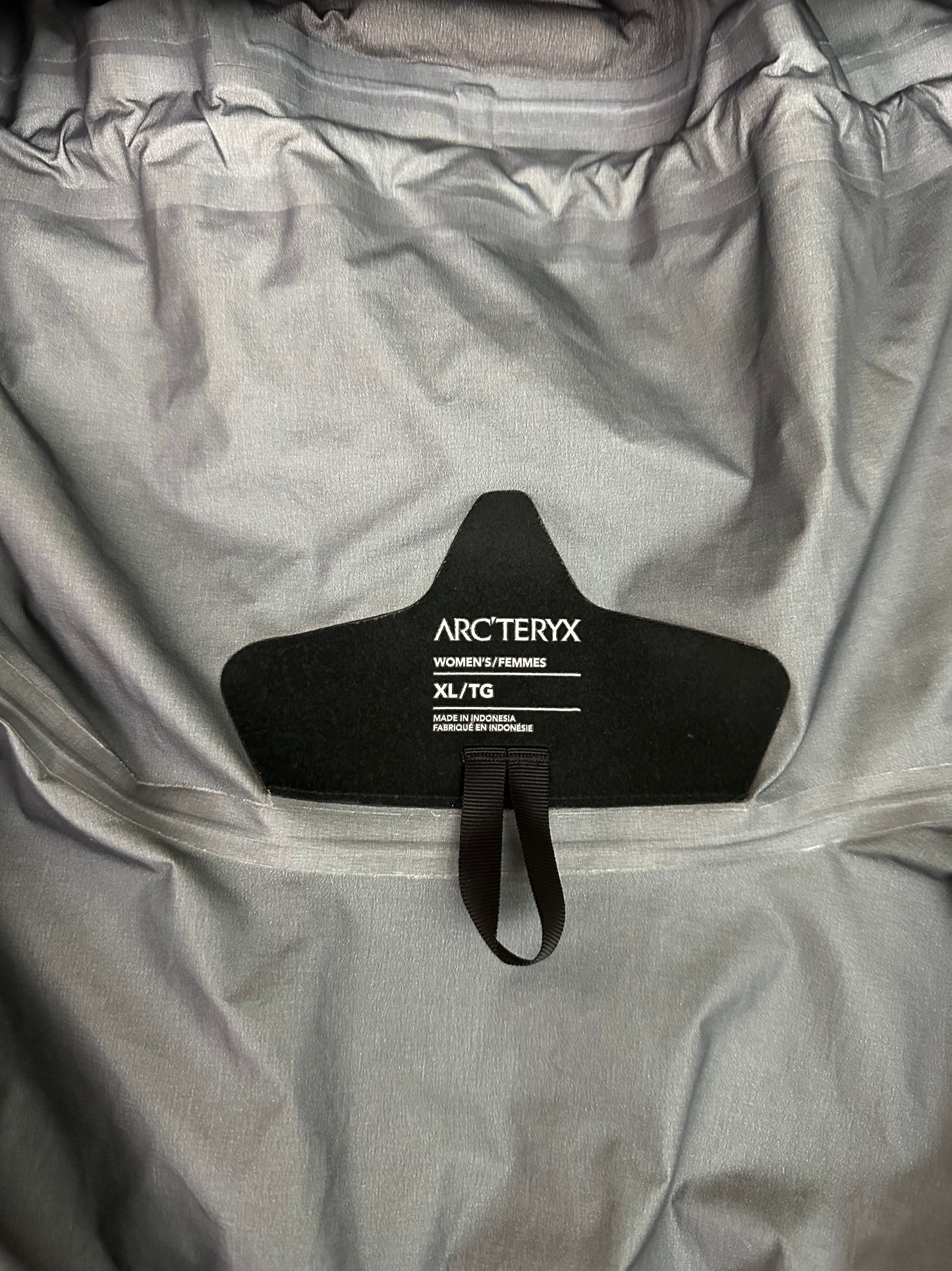 Arc’teryx Alpha Jacket Black Sapphire Women’s XL Gore-Tex Pro RECCO