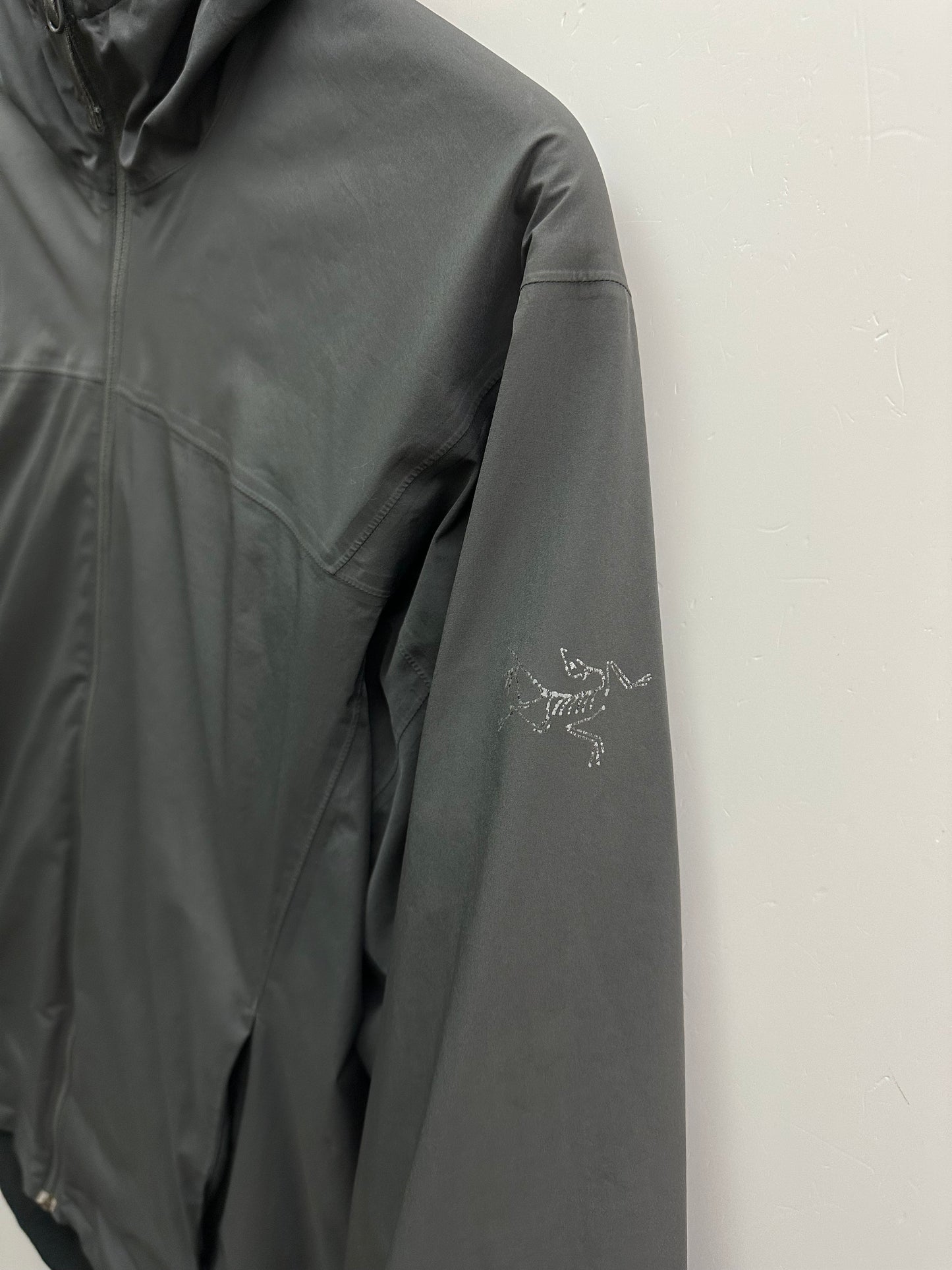 Arc’teryx Solano Jacket Men’s L Large Gore Windstopper 2013 Model
