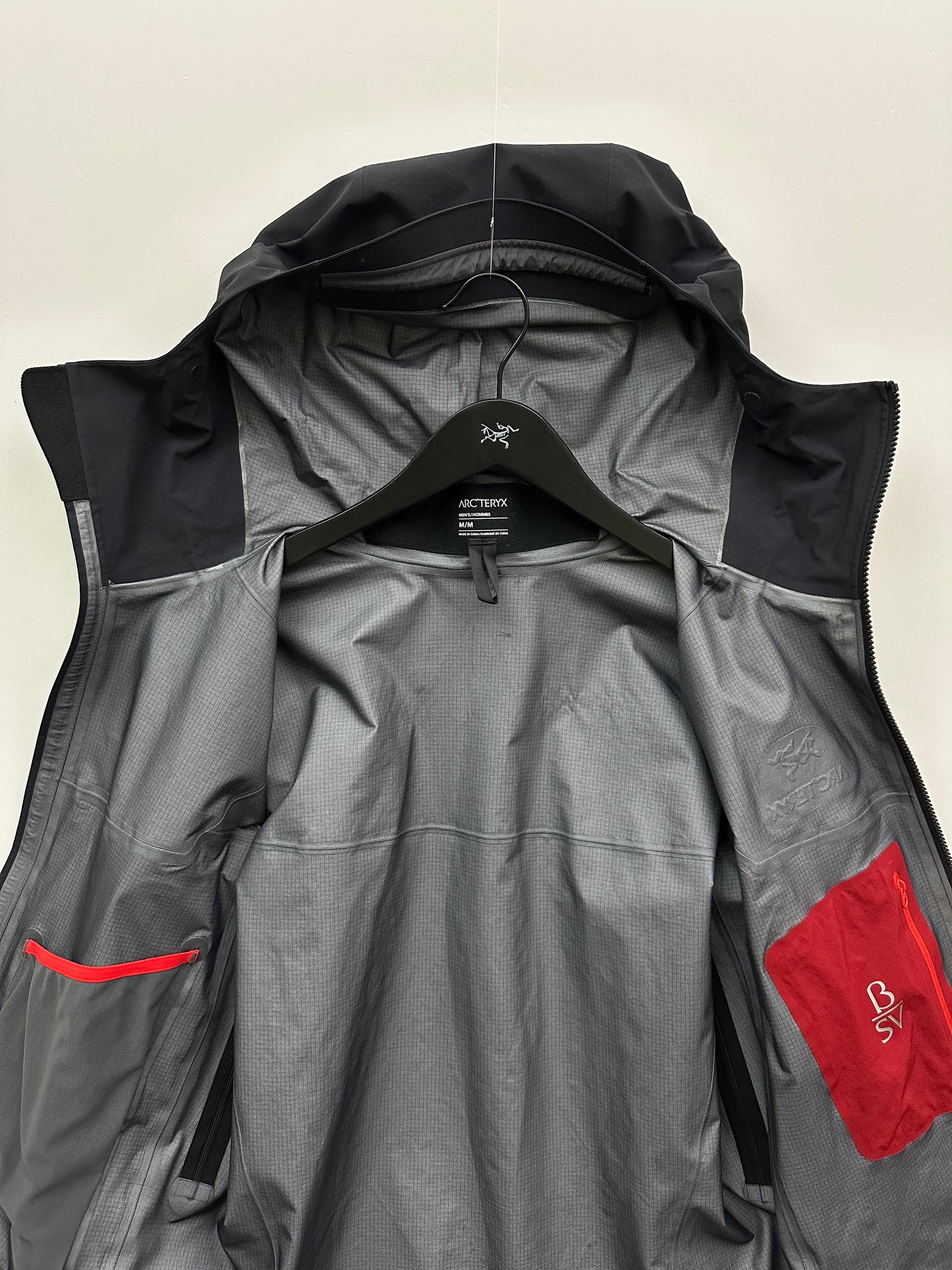 Arc’teryx Beta SV Jacket Black Men’s M Medium Gore-Tex Pro