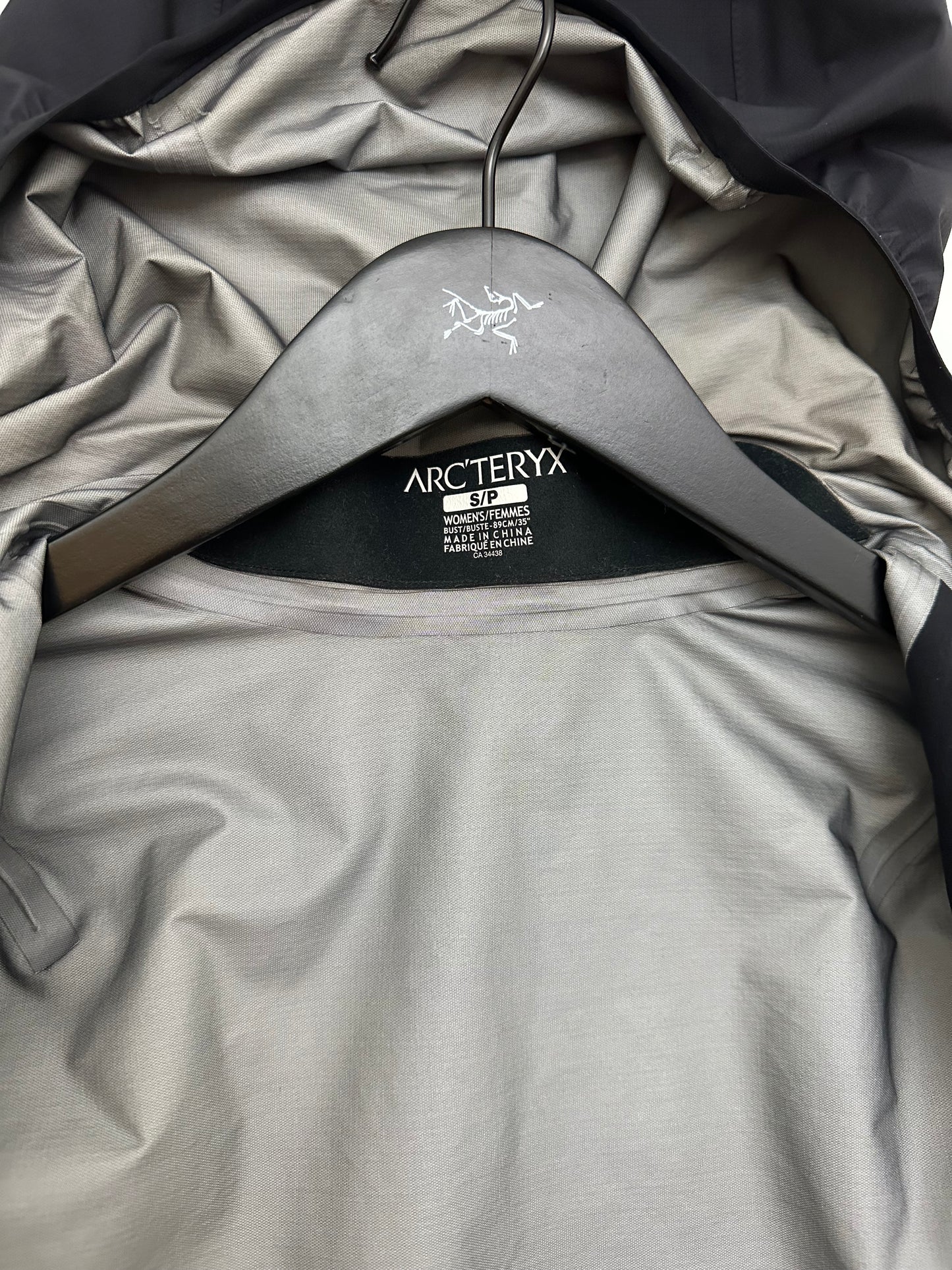 Arc’teryx Norvan Jacket Black Women’s S Small Gore-Tex
