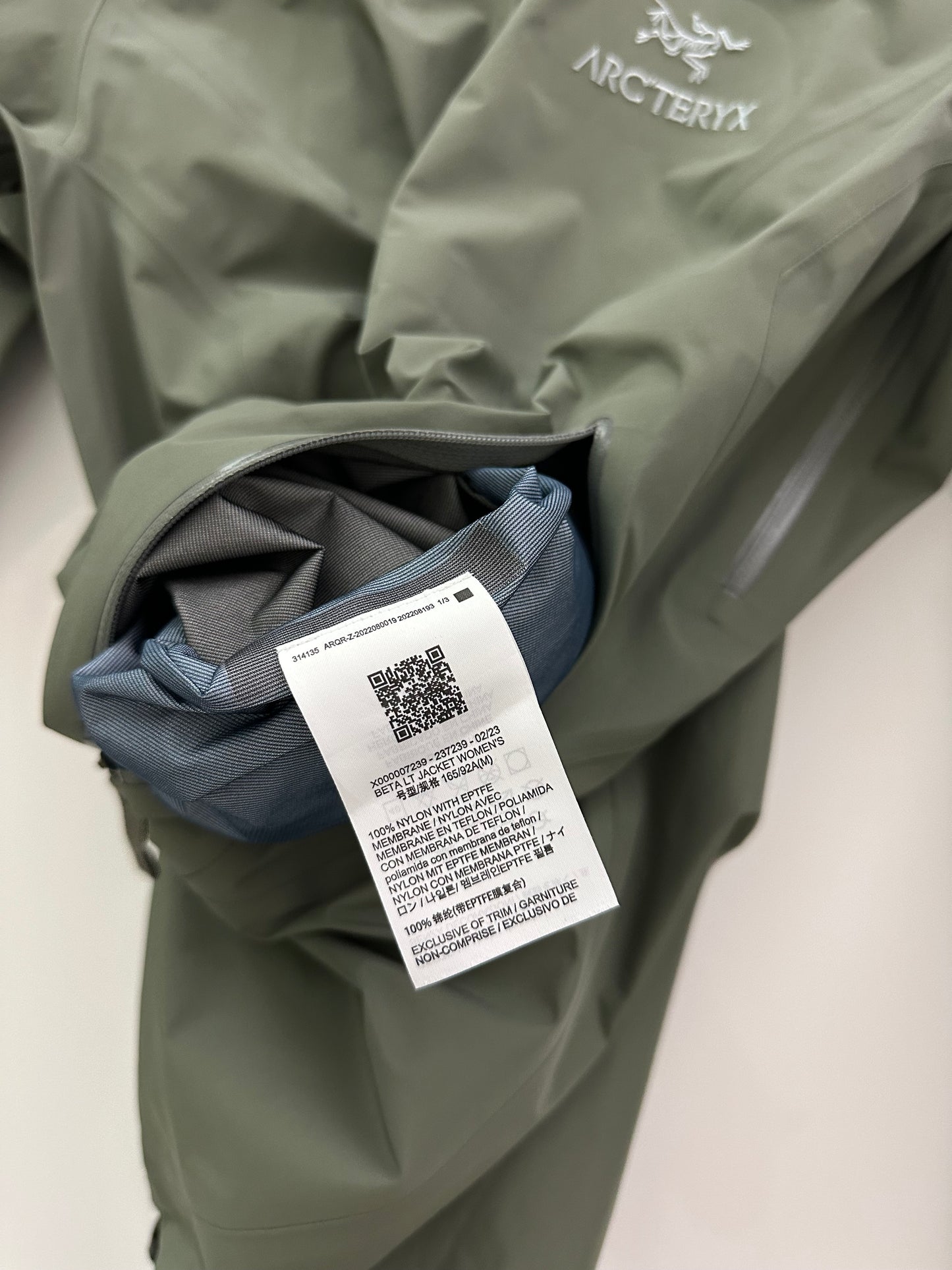Arc’teryx Beta LT Jacket Forage Green Women’s M Medium Gore-Tex