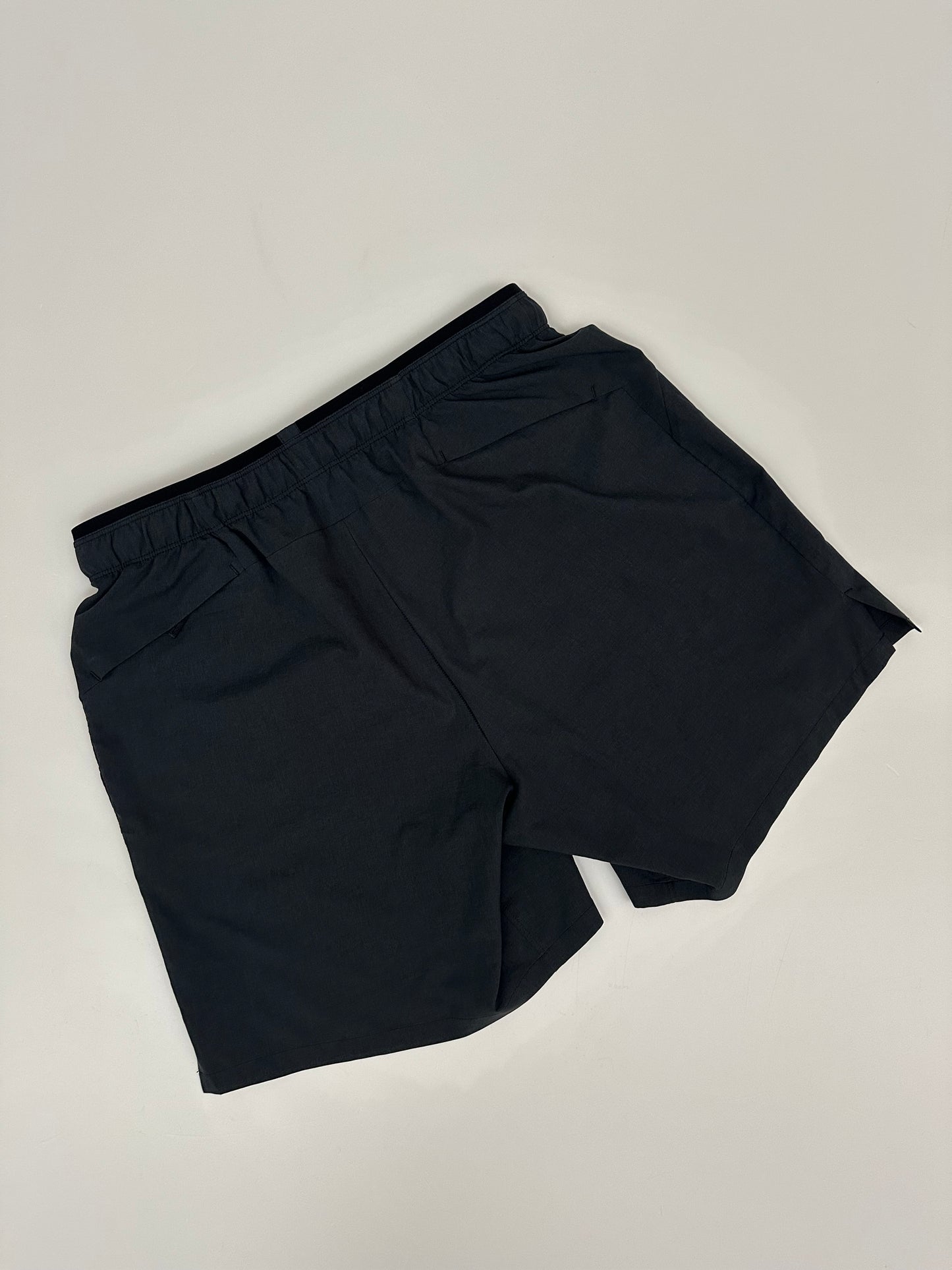 Arc’teryx Norvan 7” Shorts Men’s S Small Grey