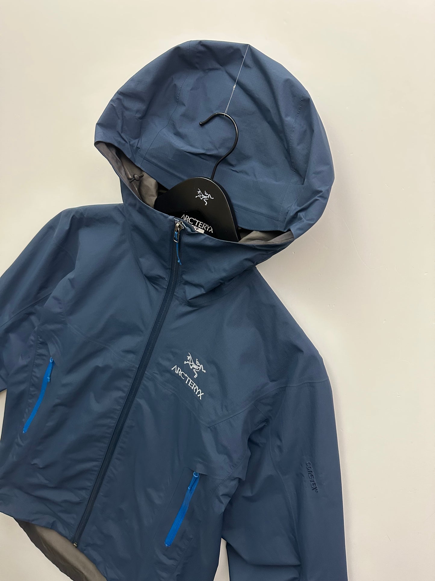 Arc’teryx Beta SL Jacket Nocturne Blue Men’s S Small Gore-Tex