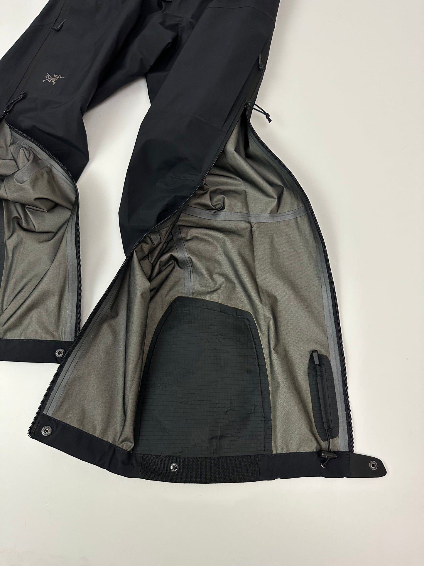 Arc'teryx LEAF Alpha Pant 1st Gen Men’s XS / S Black Gore-Tex 27W 31L