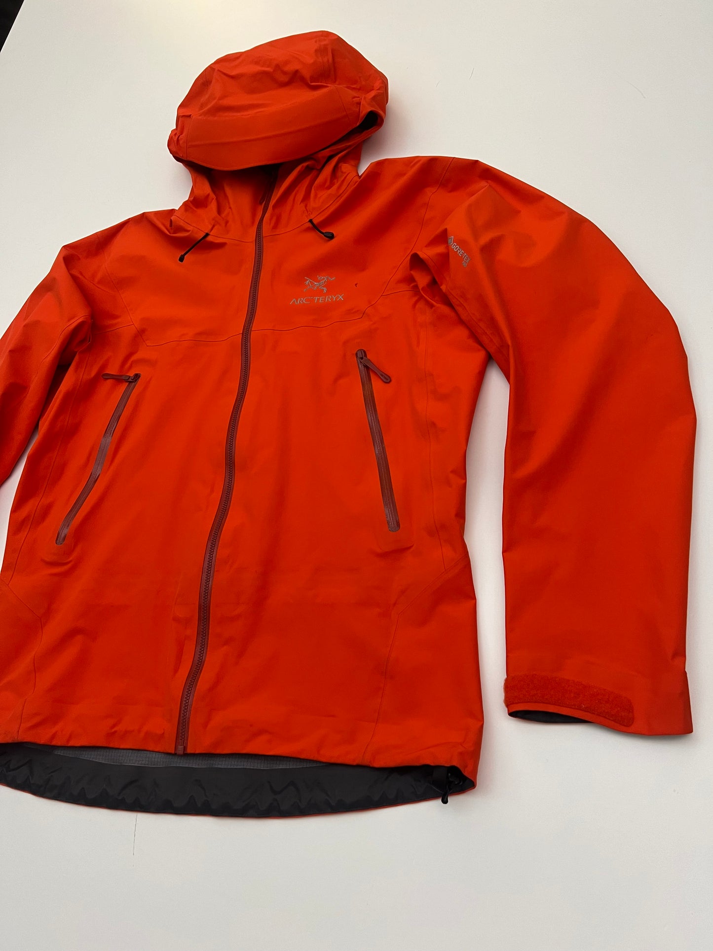 Arc’teryx Beta LT Jacket Flare Orange Men’s S Small Gore-Tex Pro Edition